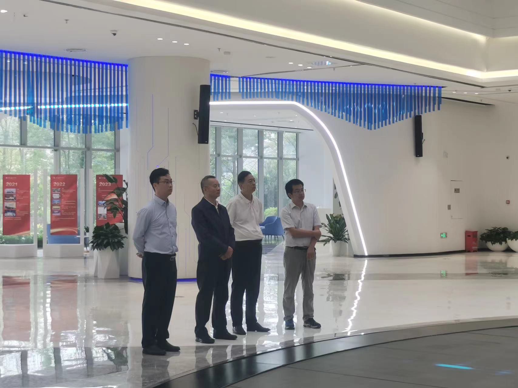 自治区大数据发展局局长赵志刚会见江苏未来网络集团总经理田文科一行 集团888集团辅导参与